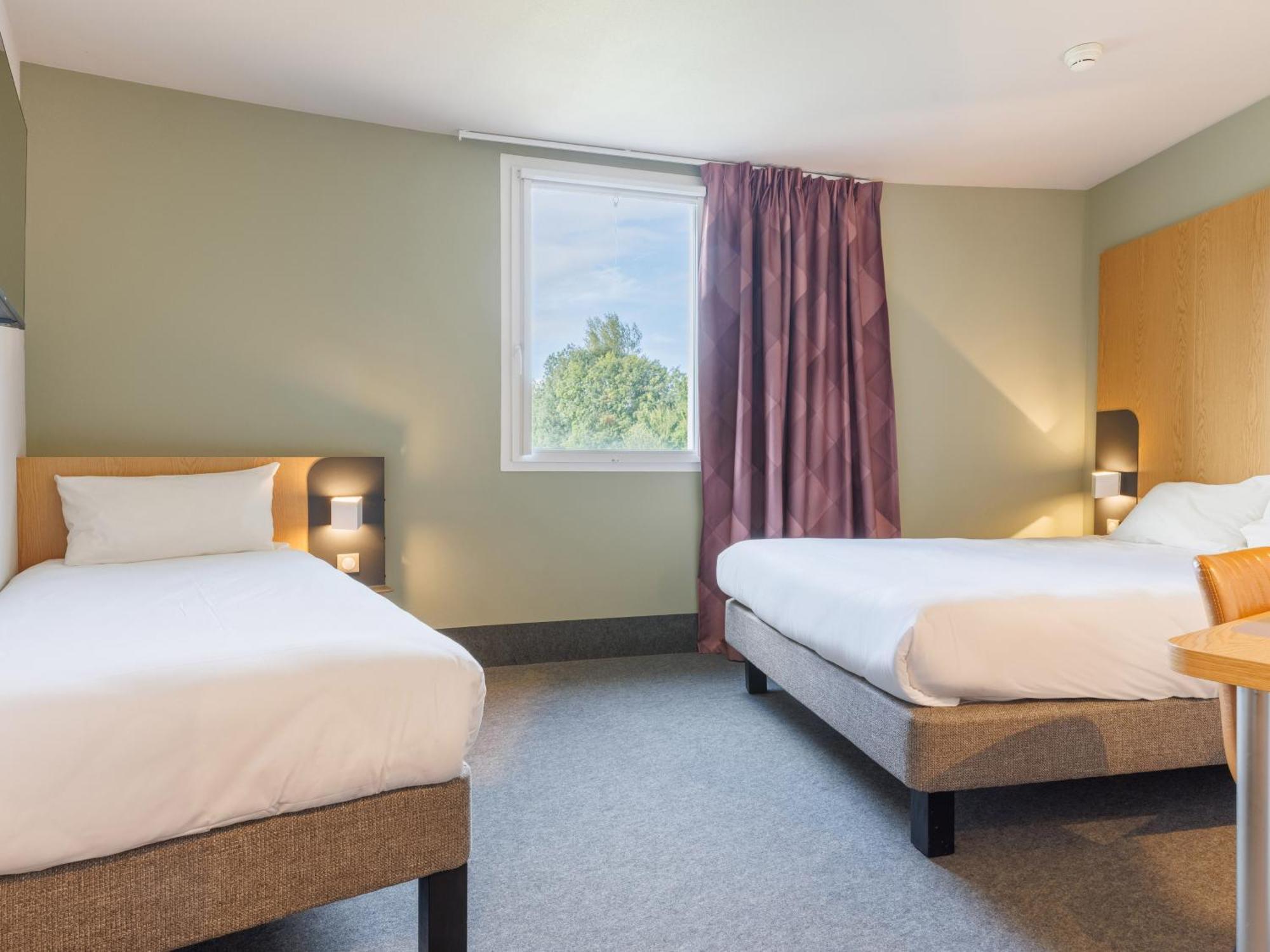 B&B Hotel Clermont-Ferrand Nord Riom Bagian luar foto
