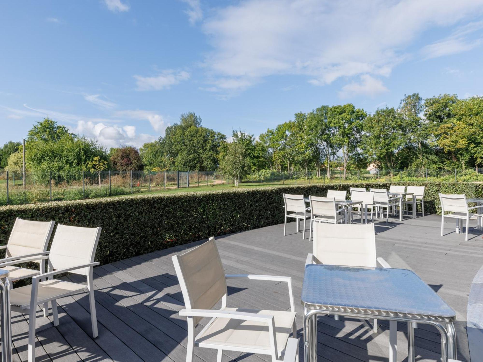 B&B Hotel Clermont-Ferrand Nord Riom Bagian luar foto