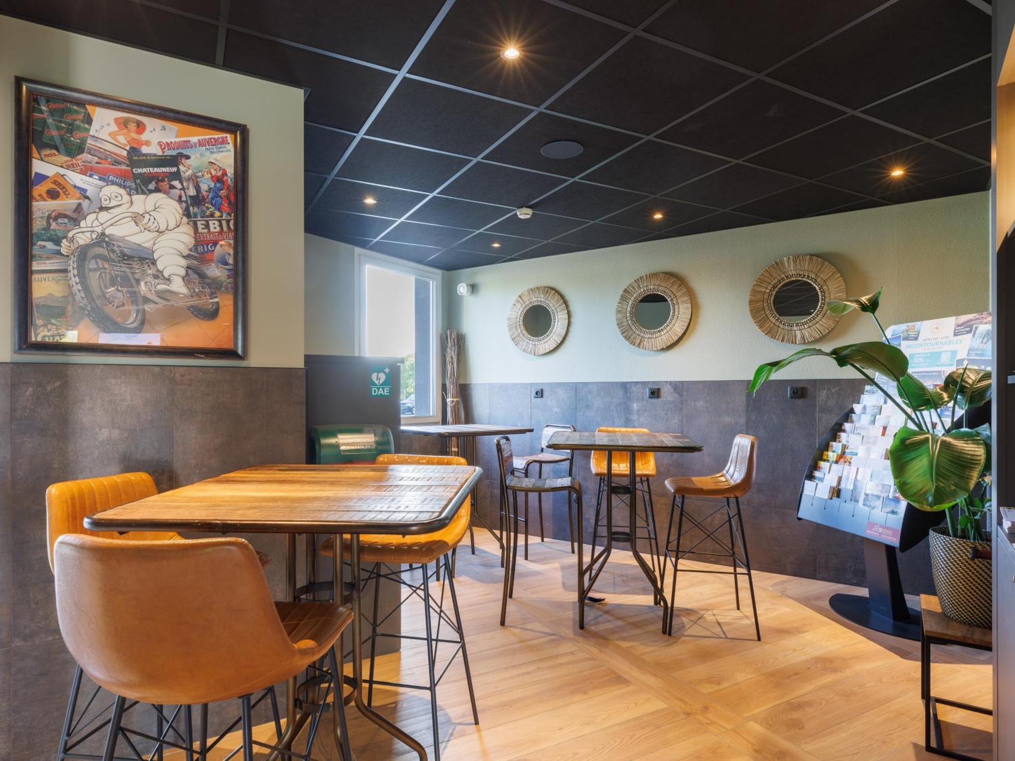 B&B Hotel Clermont-Ferrand Nord Riom Bagian luar foto